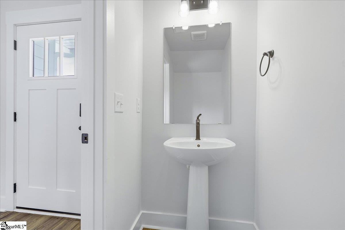 330 Ridgelea Street Property Photo 17