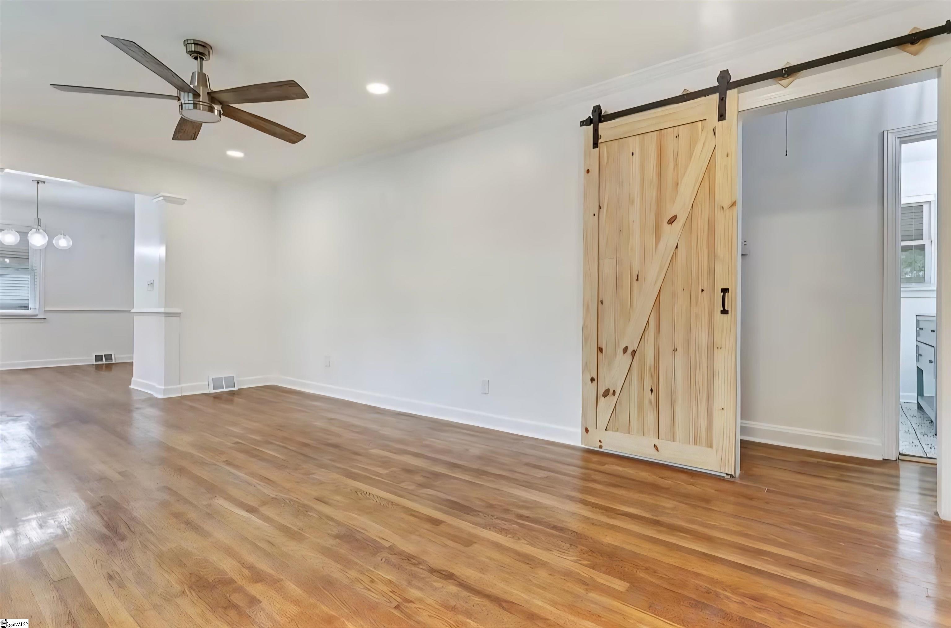 110 Knox Street Property Photo 4