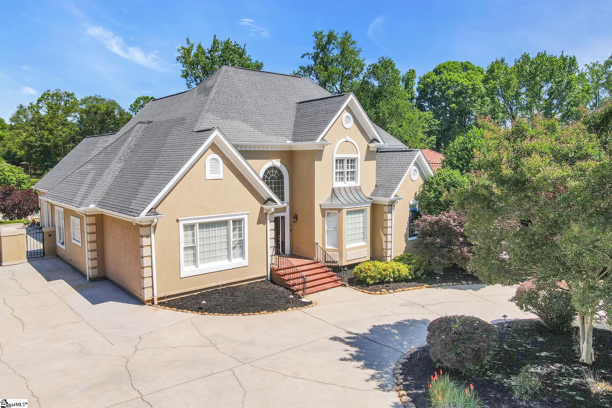 11 Country Squire Court Property Photo 2