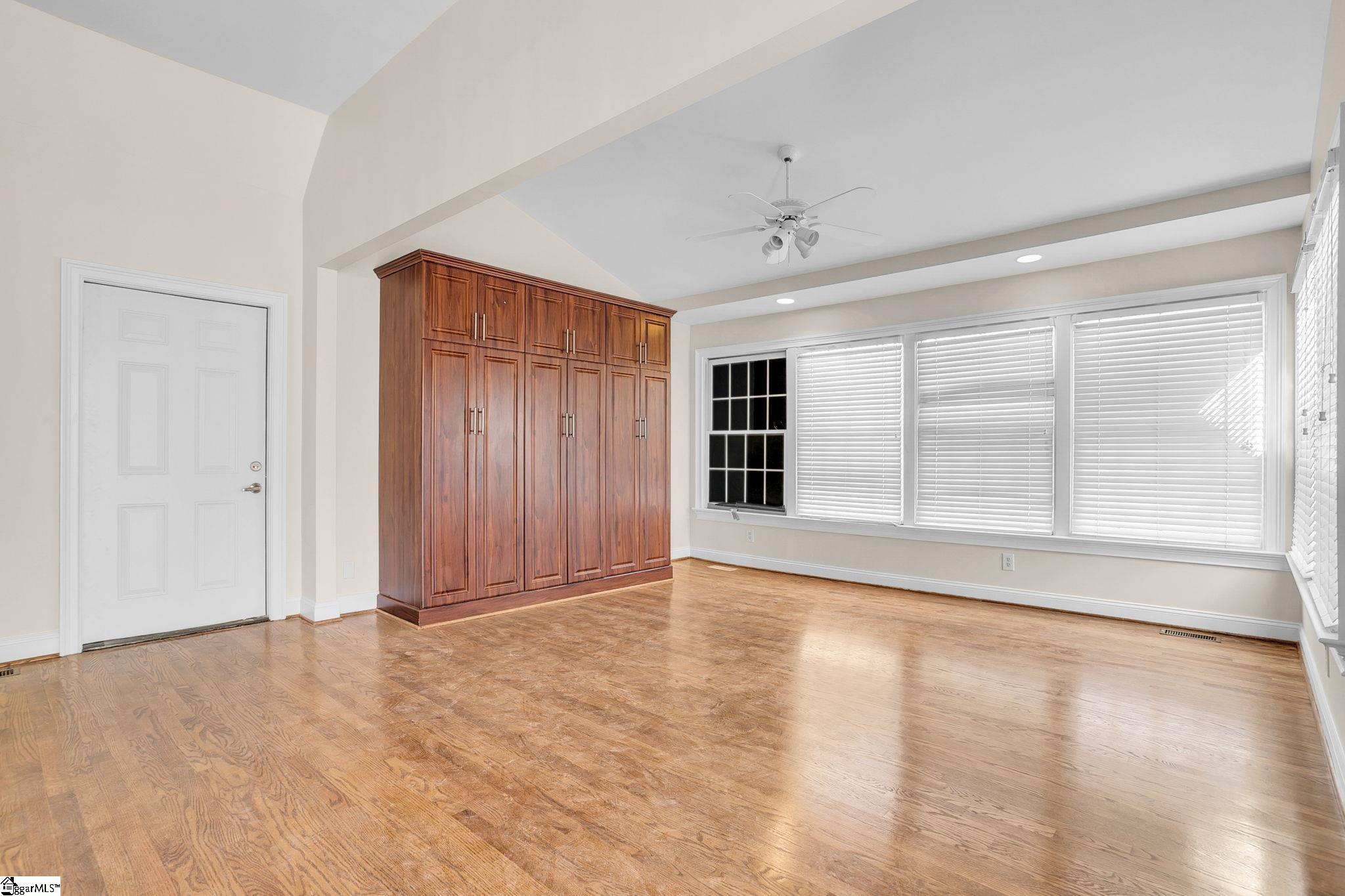 11 Country Squire Court Property Photo 13