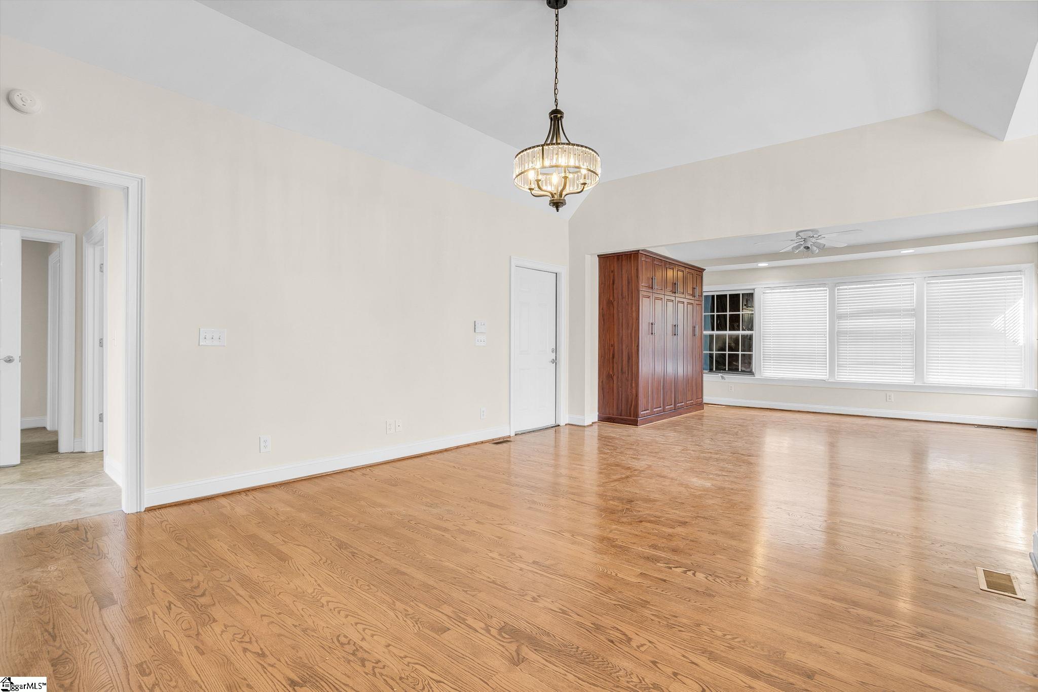 11 Country Squire Court Property Photo 14