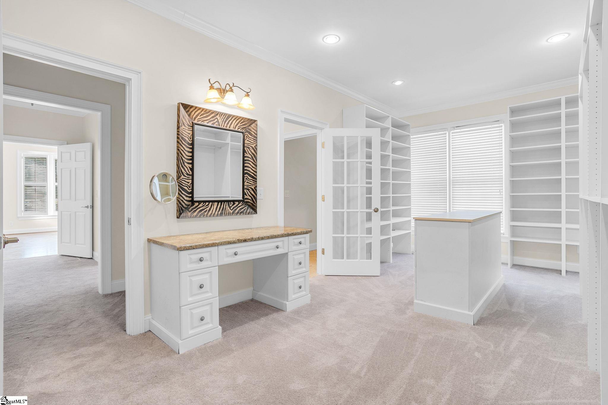11 Country Squire Court Property Photo 21