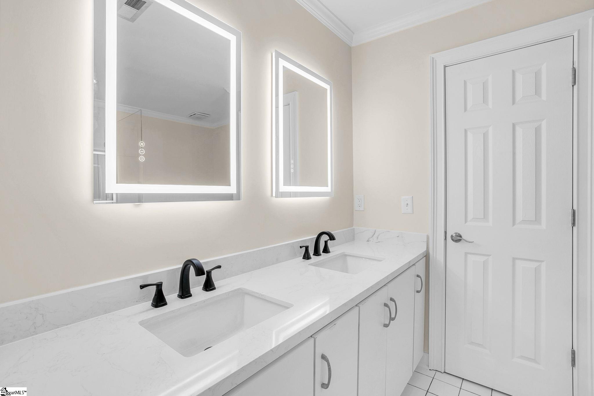 11 Country Squire Court Property Photo 24