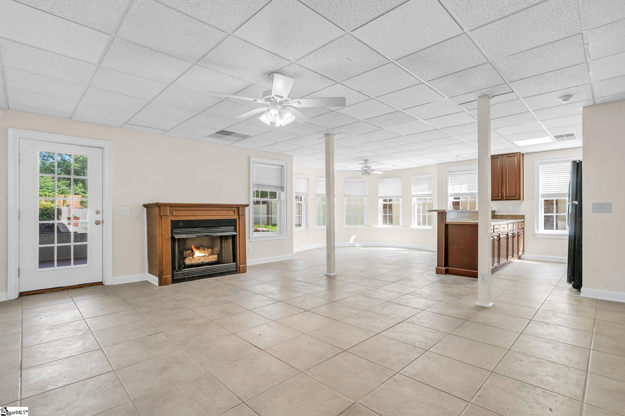 11 Country Squire Court Property Photo 28