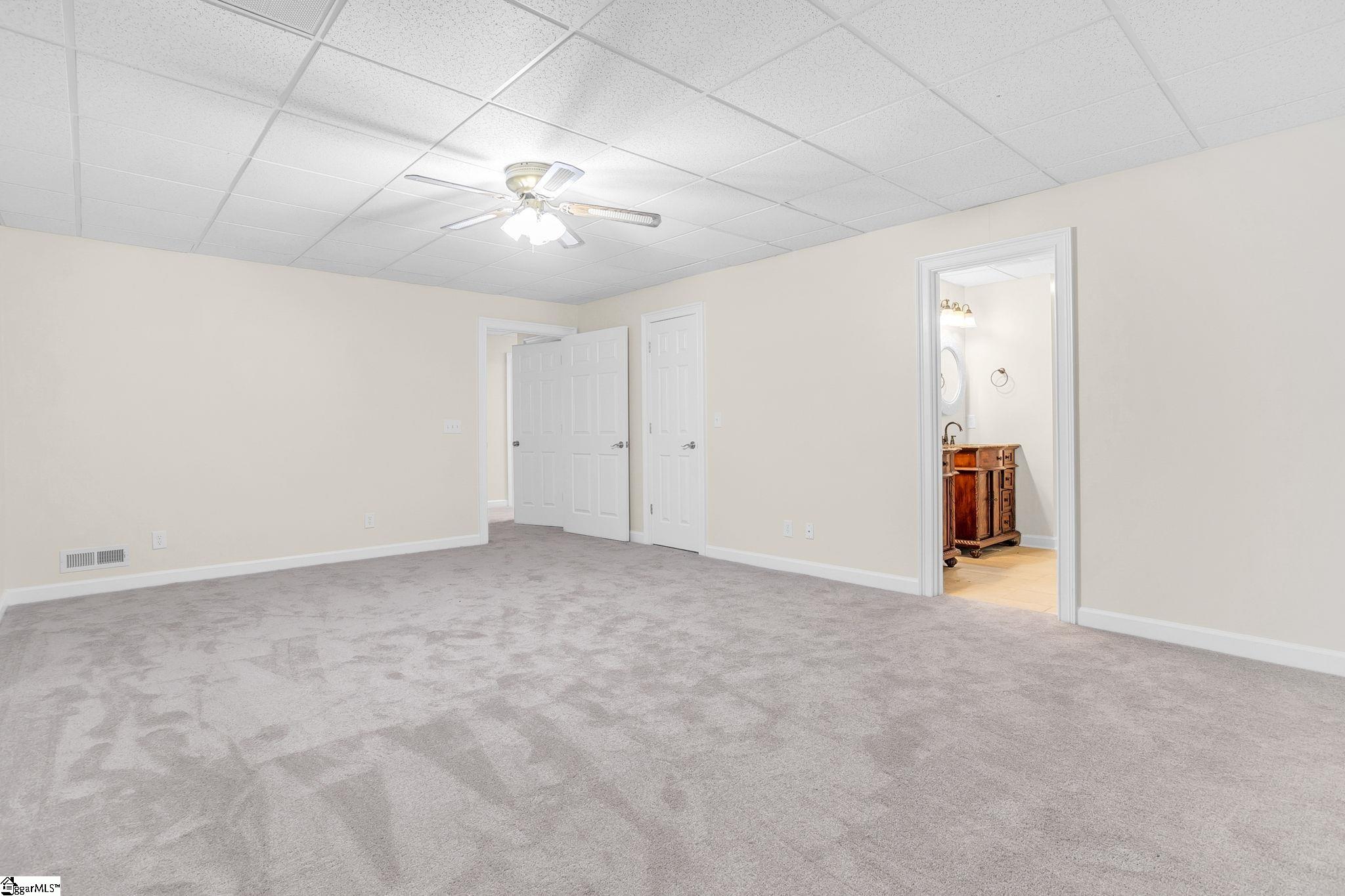11 Country Squire Court Property Photo 30