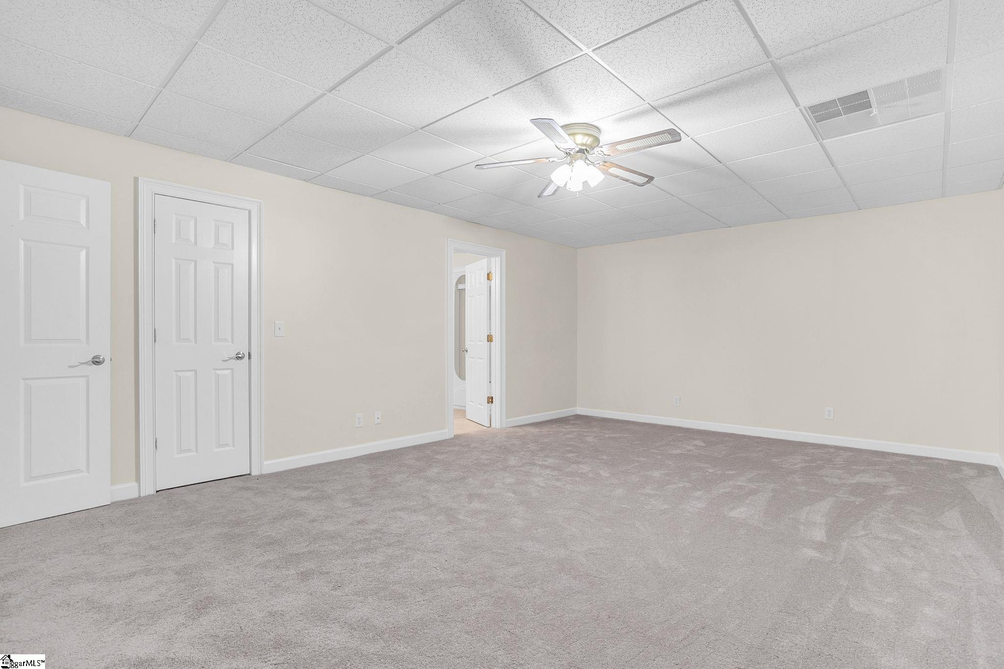 11 Country Squire Court Property Photo 32