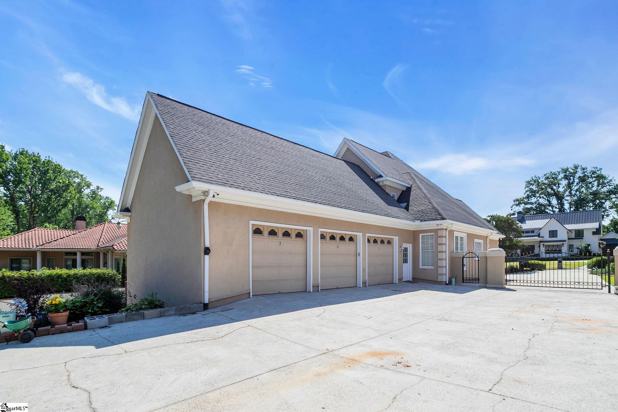 11 Country Squire Court Property Photo 36