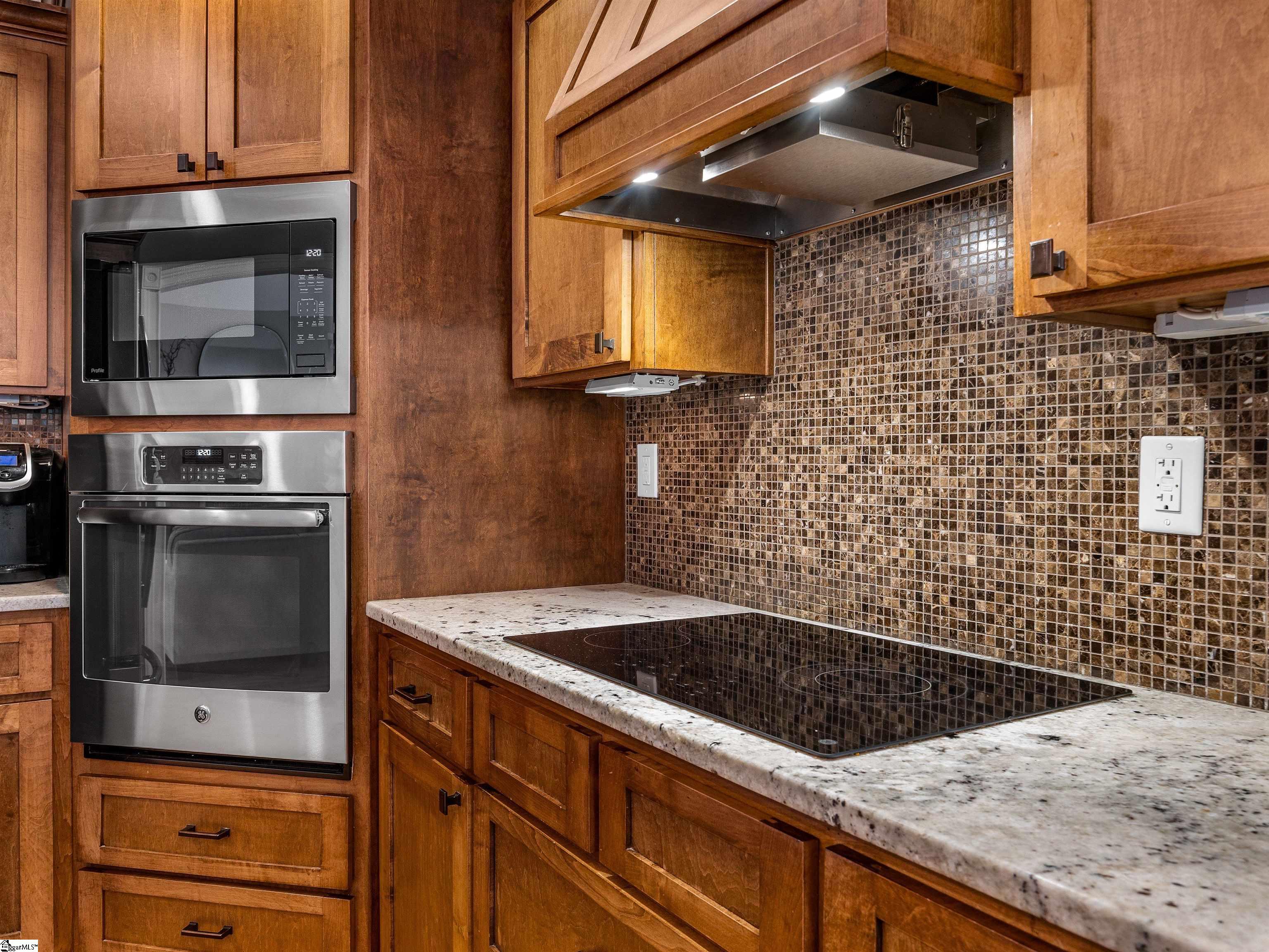 346 Roy Hall Way Property Photo 14