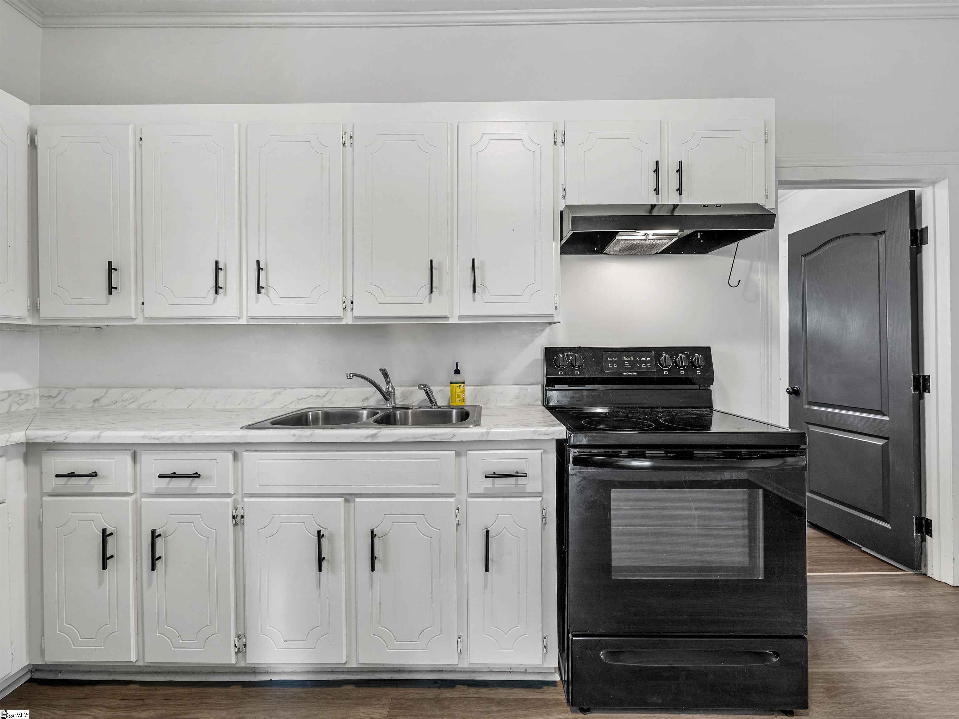 52 Hutchins Street Property Photo 8