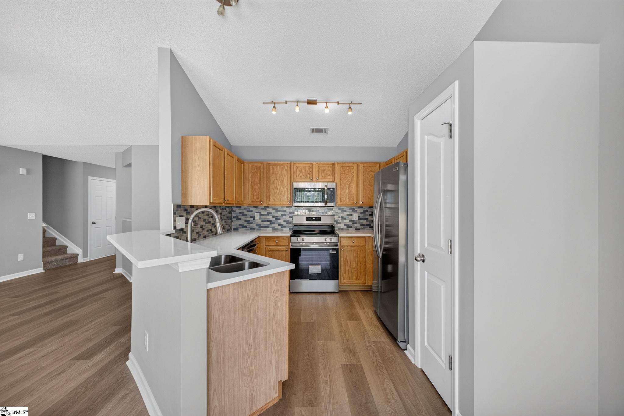 101 Constantine Way Property Photo 14