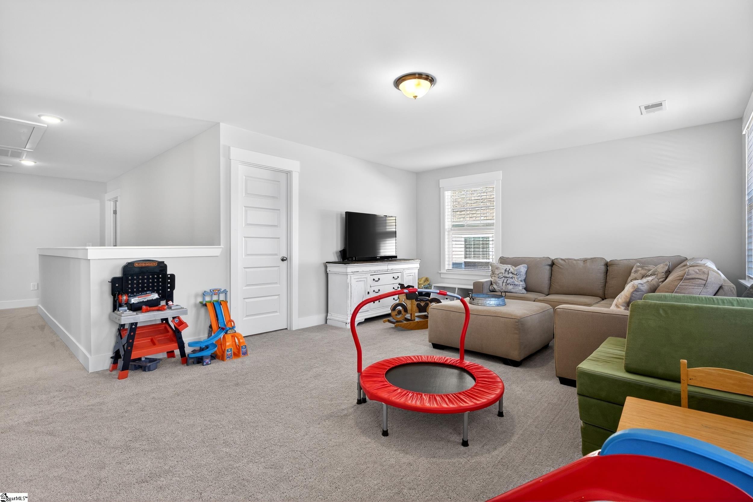 109 Woodcross Drive Property Photo 26
