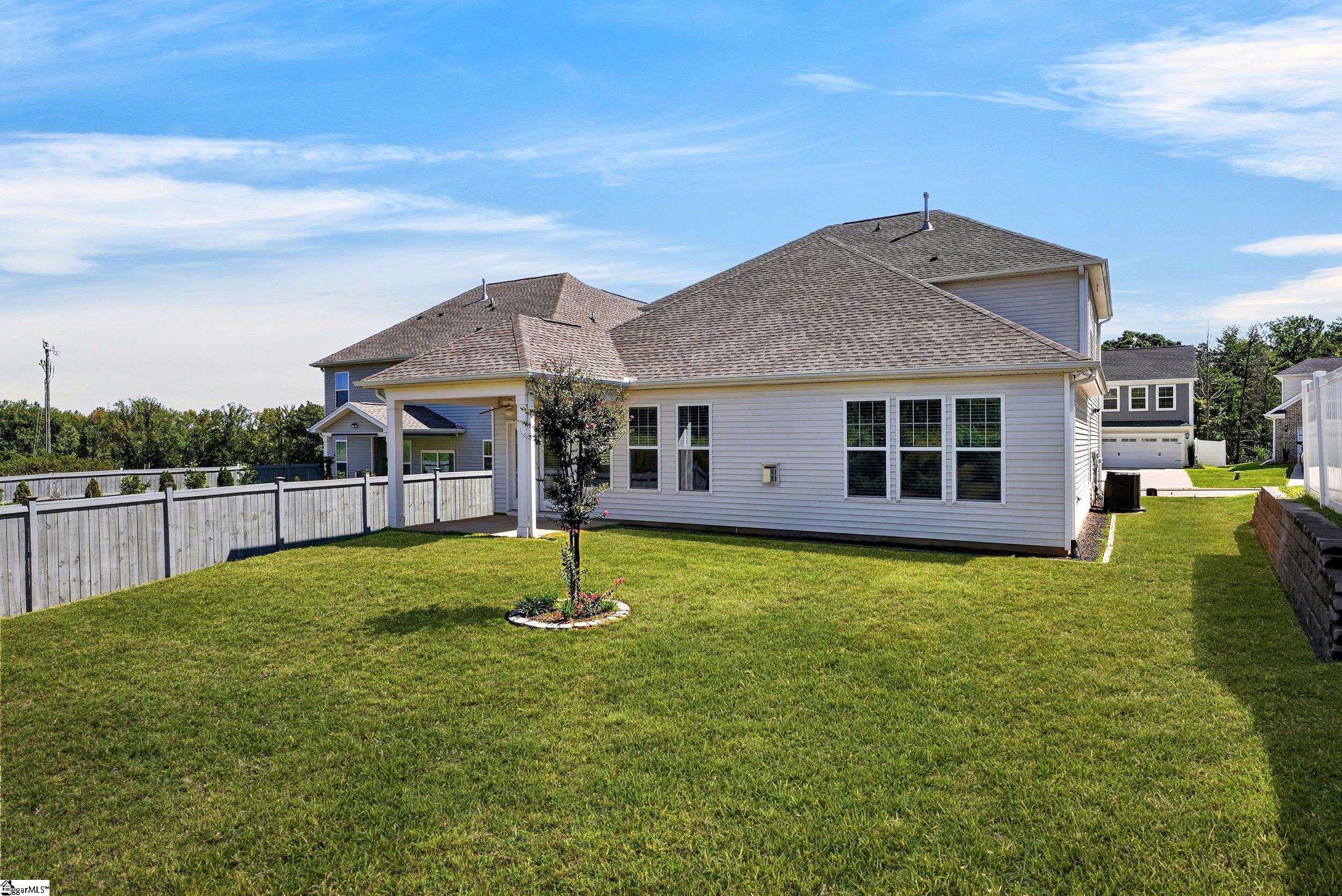 109 Woodcross Drive Property Photo 32