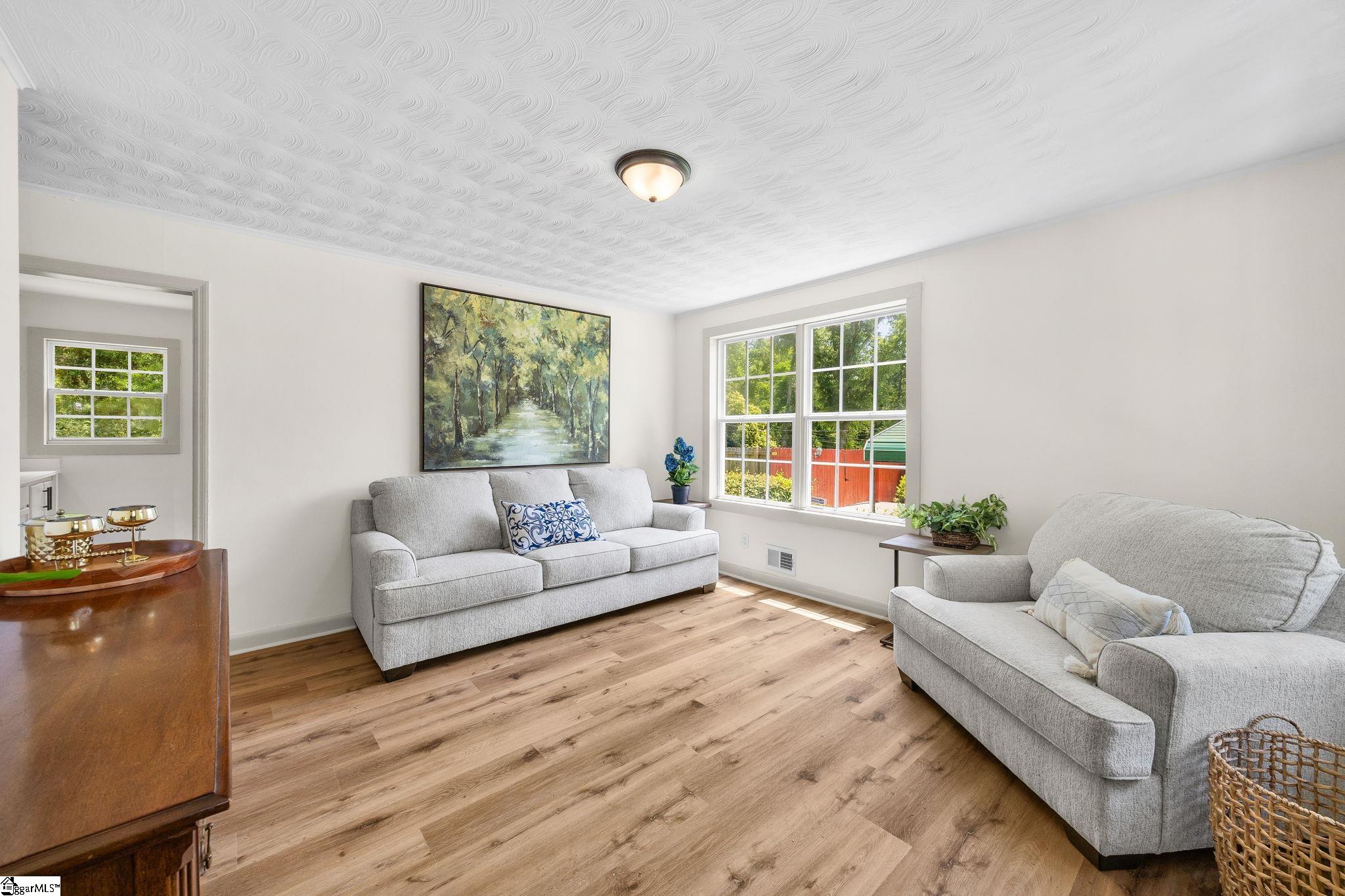 100 Whitener Avenue Property Photo 3