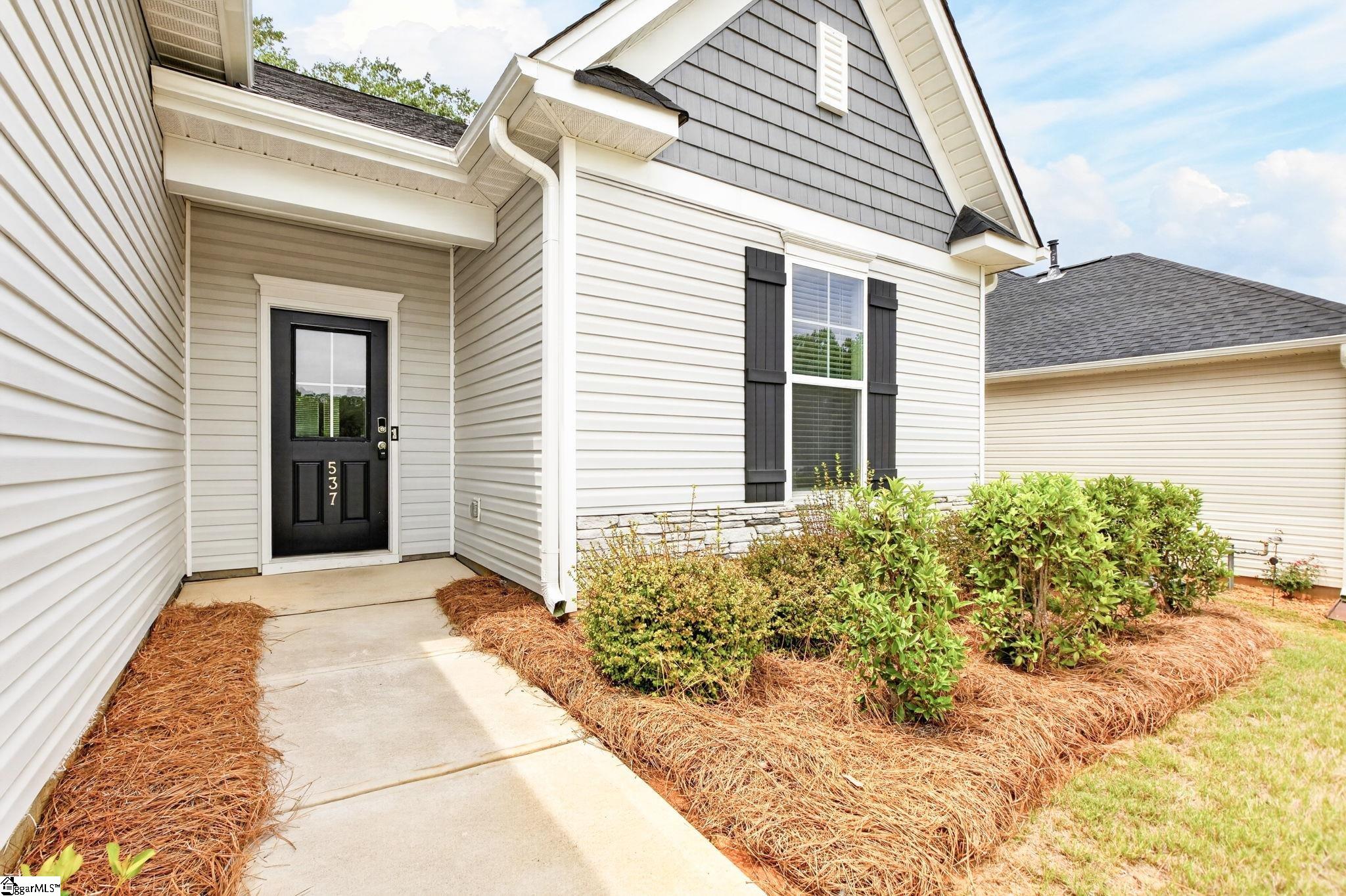 537 Clairbrook Court Property Photo 4
