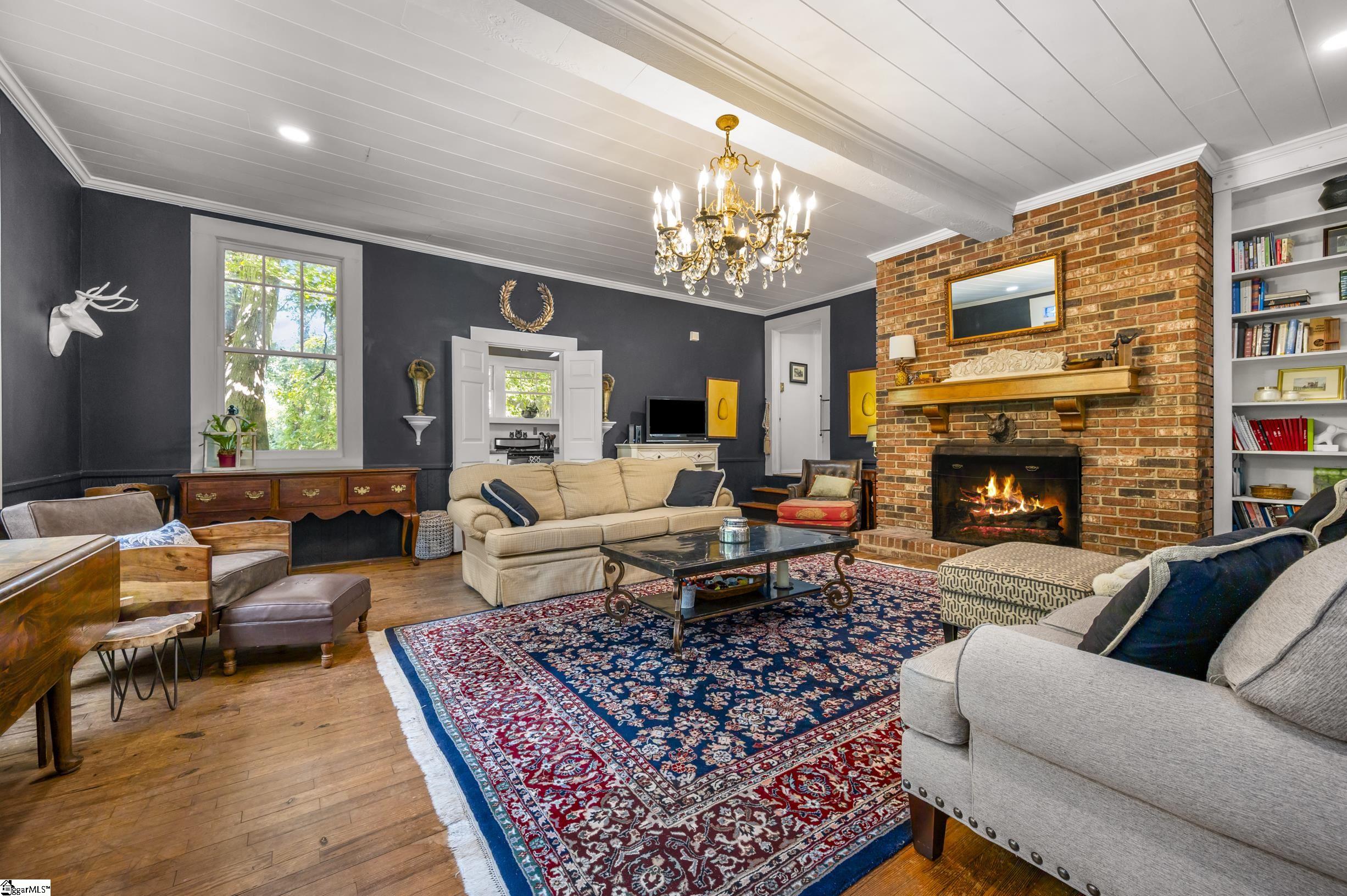 415 E Lakeshore Drive Property Photo 4