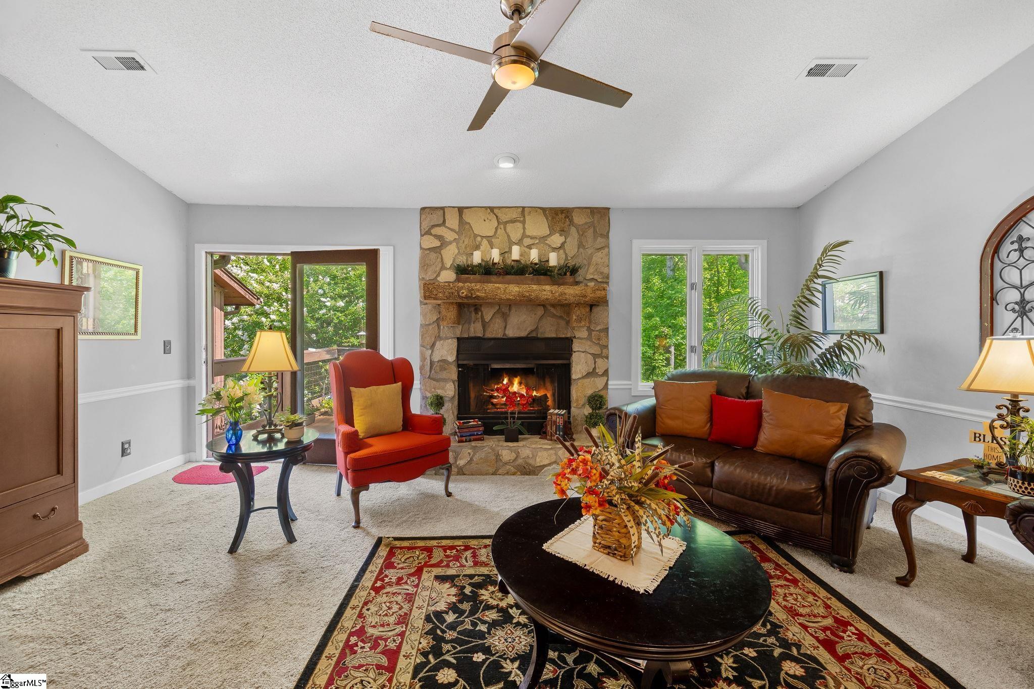 15 Creekside Way Property Photo 2