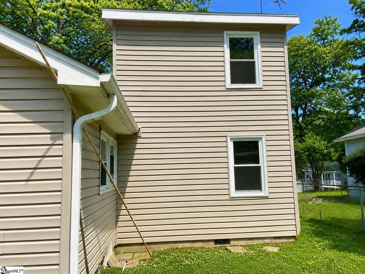 32 School Street Property Photo 2