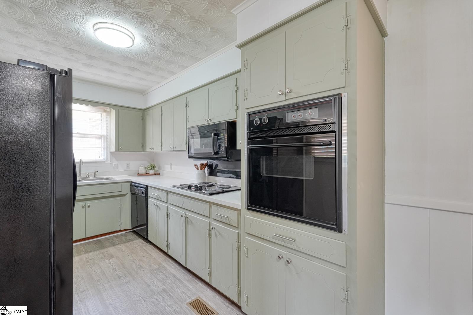 1291 Montview Street Property Photo 15