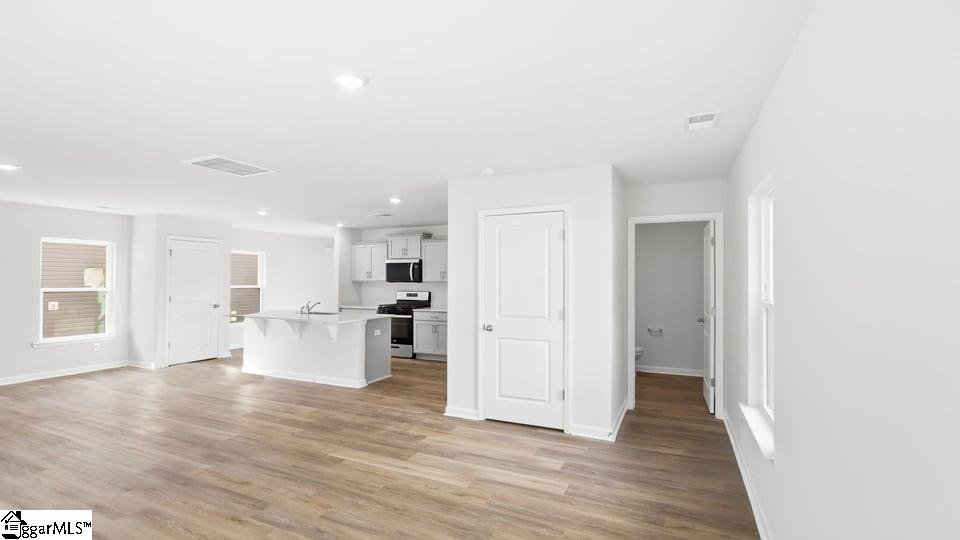 10 Archstone Way Property Photo 15