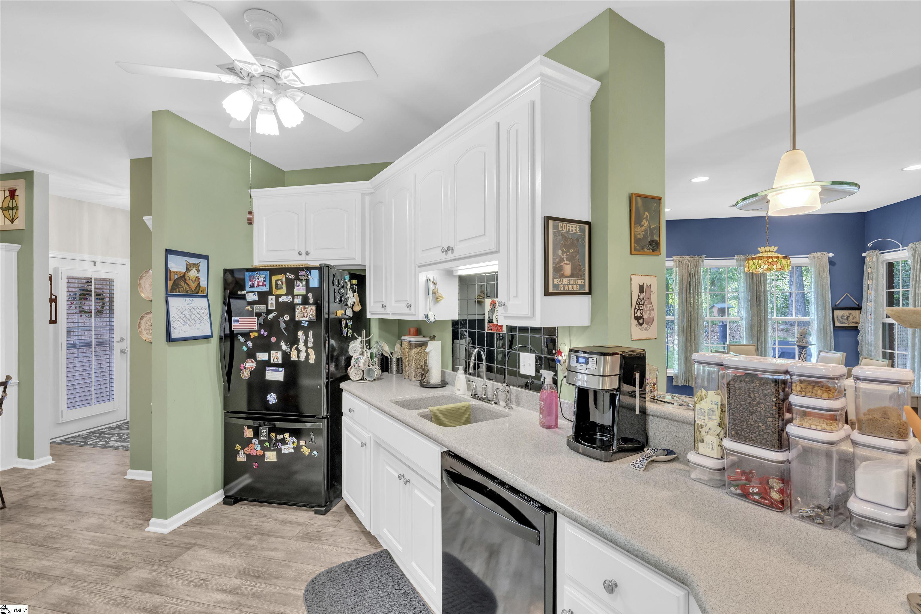 726 Moonridge Drive Property Photo 8