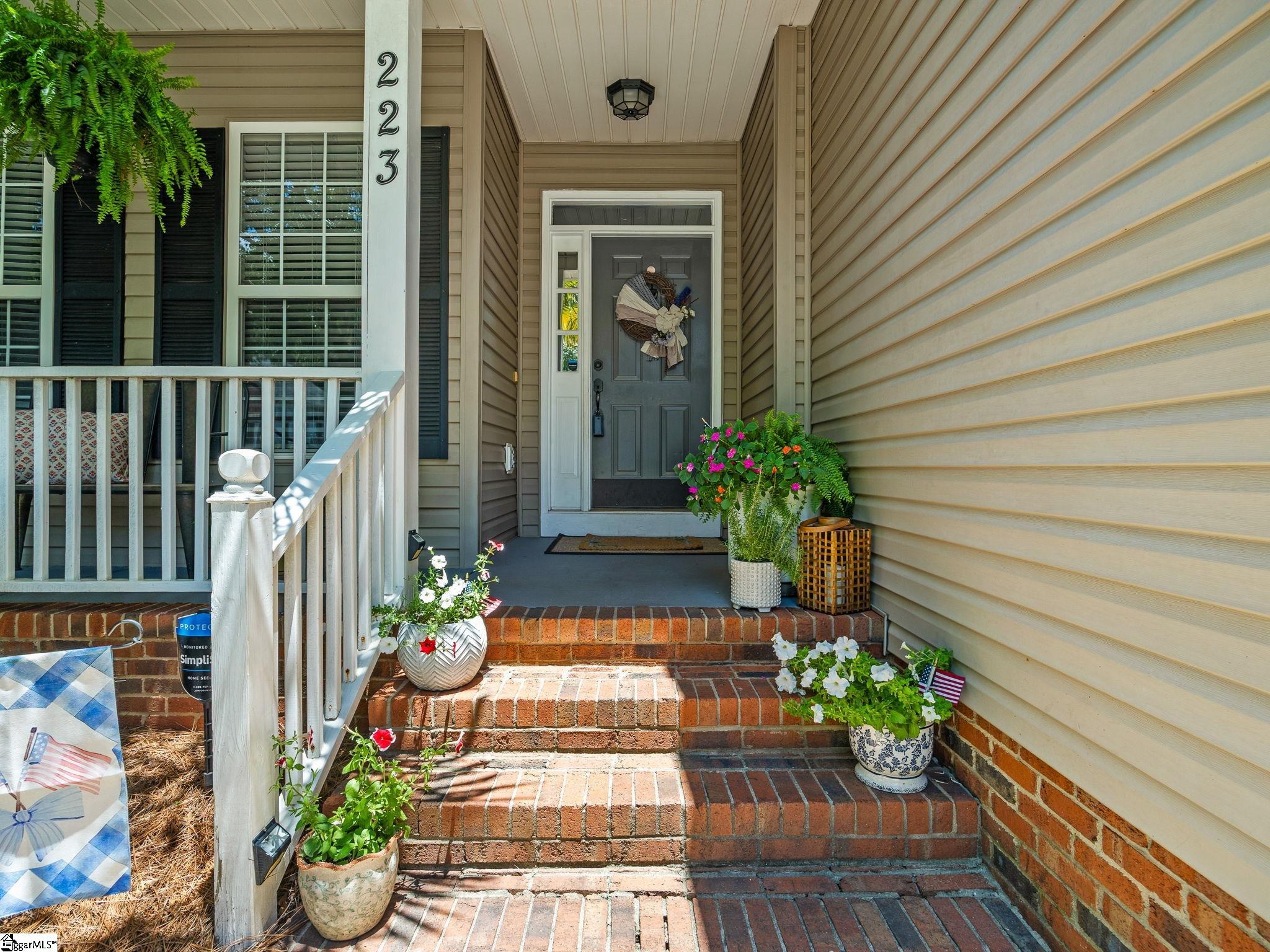 223 Silverbell Drive Property Photo 4
