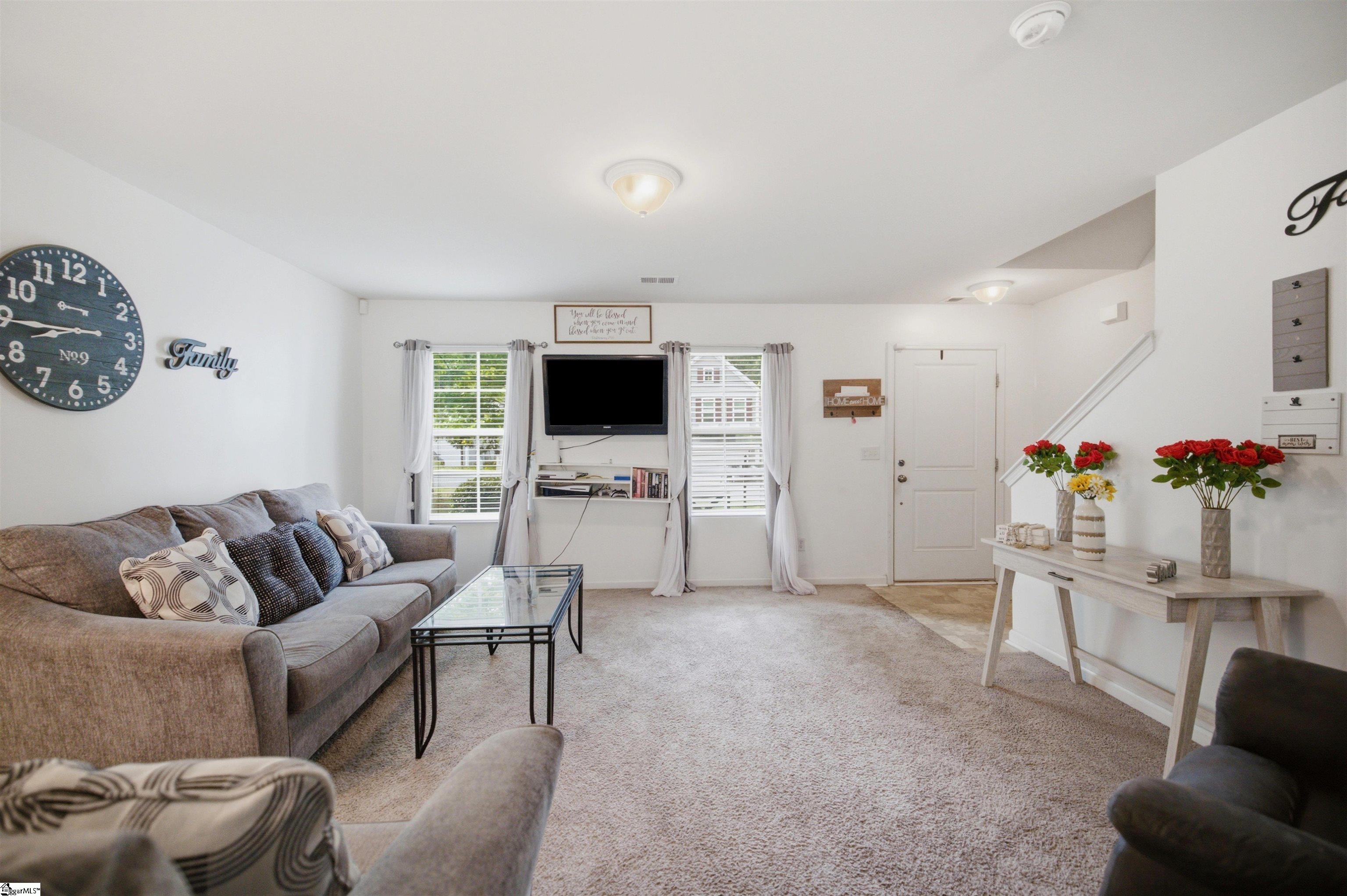 712 Roebuck Avenue Property Photo 3