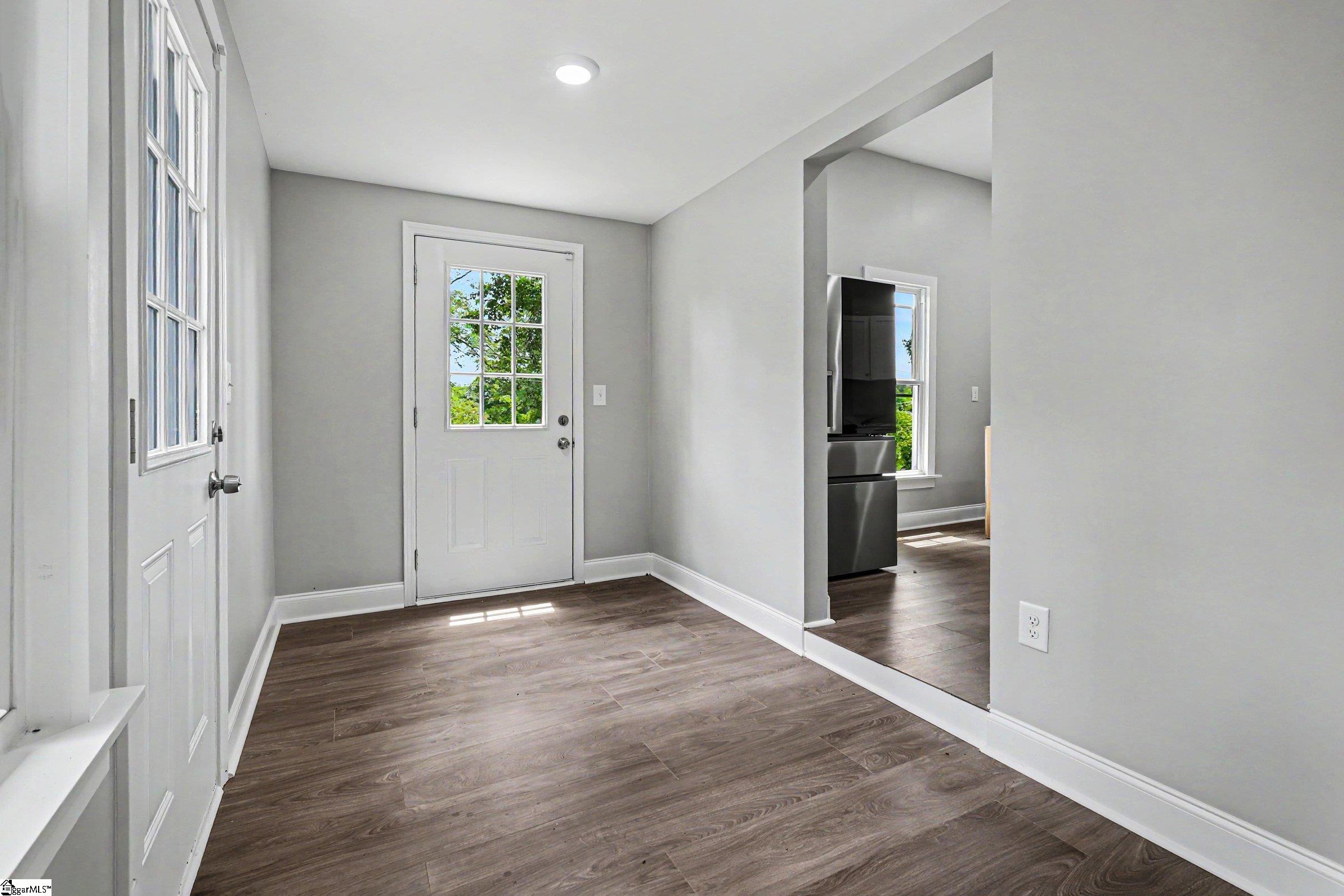 303 E Park Avenue Property Photo 18
