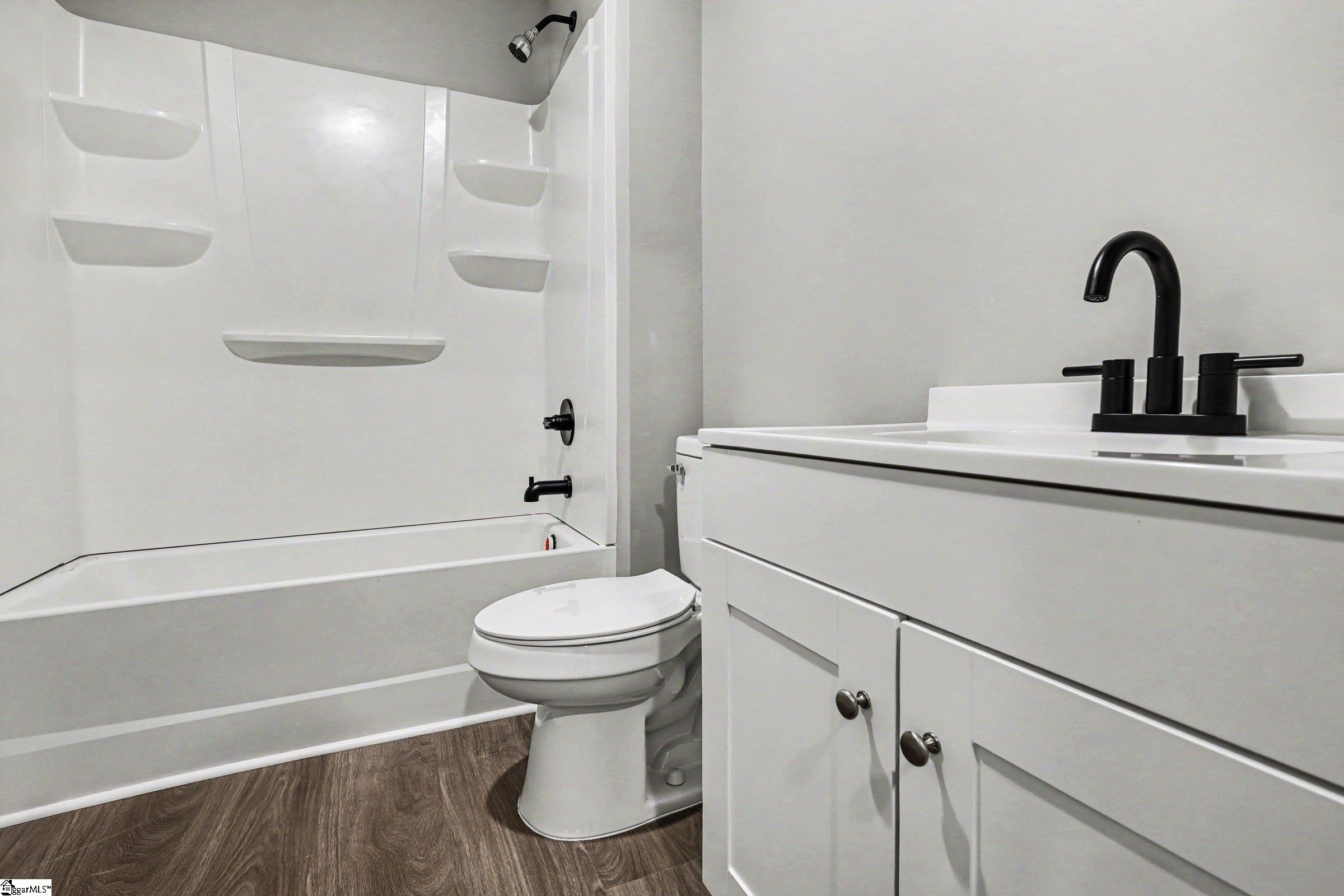 303 E Park Avenue Property Photo 25