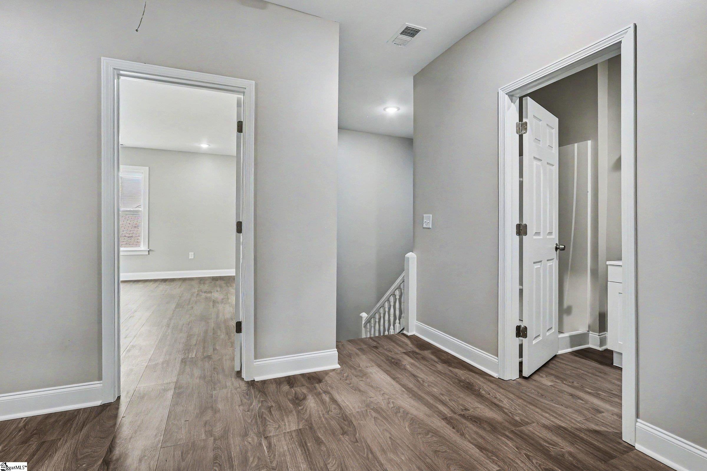 303 E Park Avenue Property Photo 33