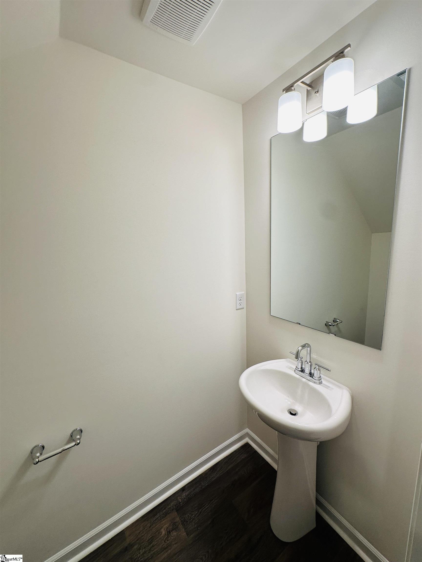 6079 Willutuck Drive Property Photo 7