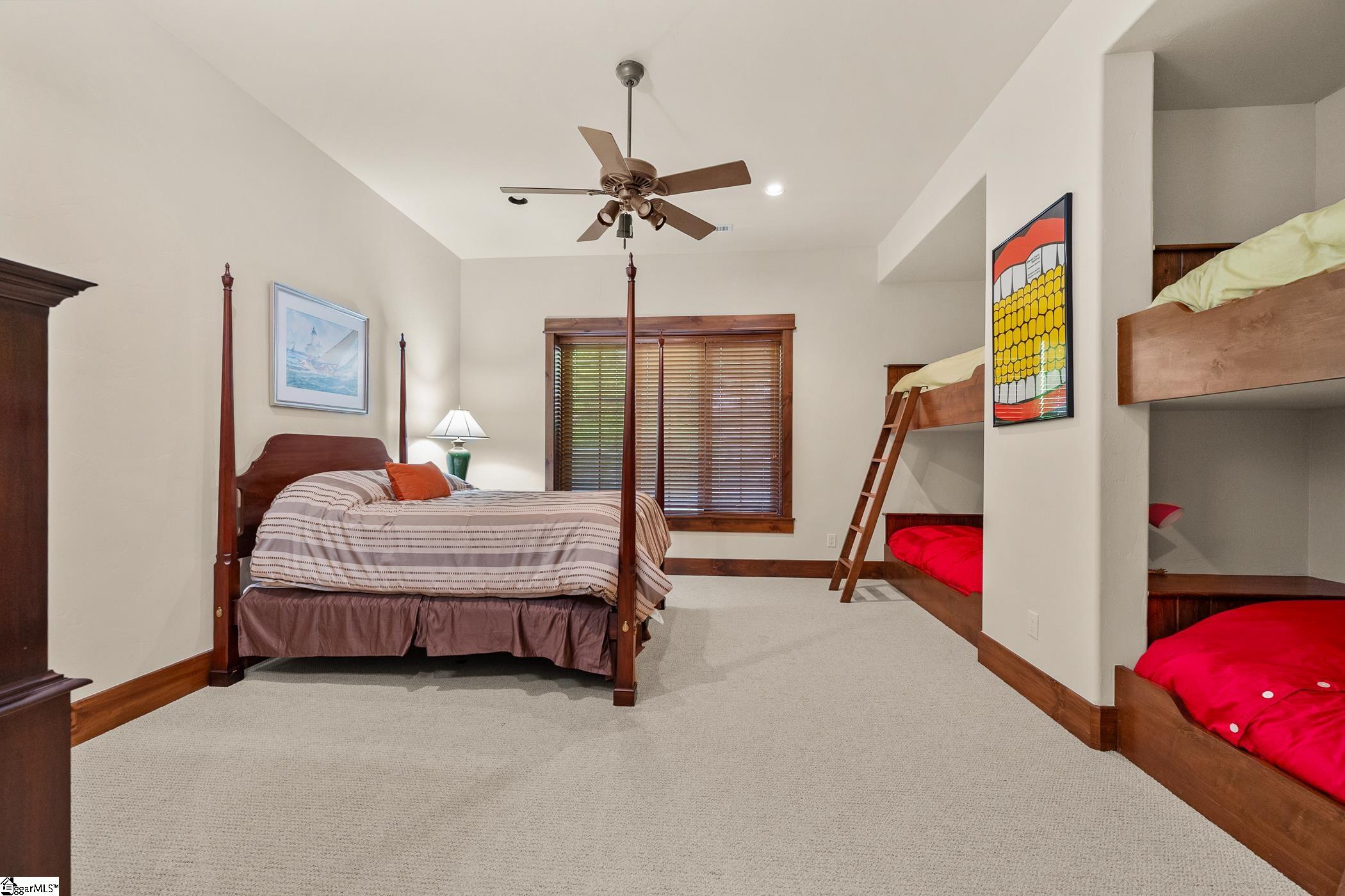 1596065 Property Photo 35