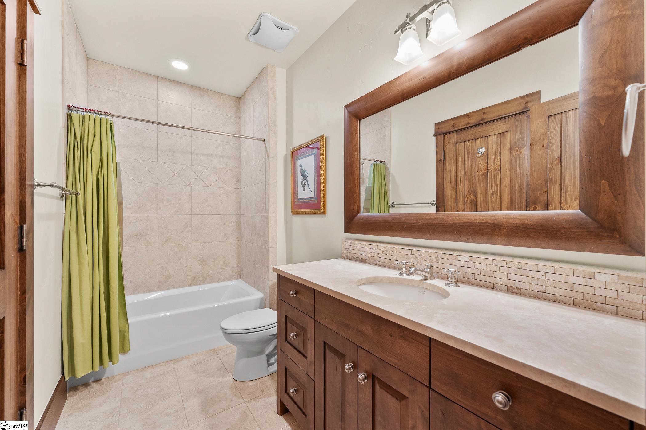 1596065 Property Photo 37