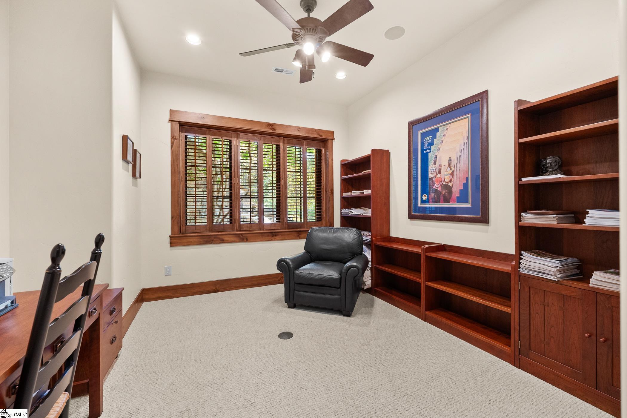 1596065 Property Photo 38