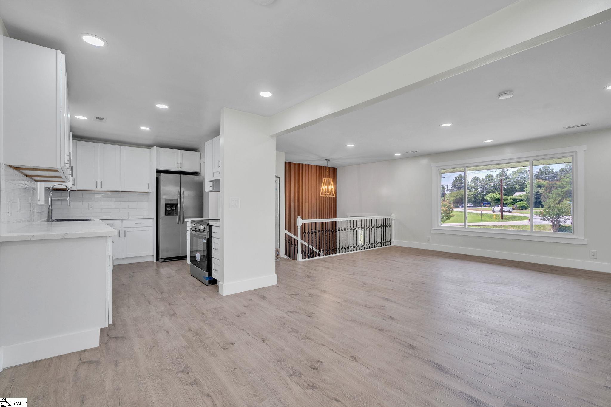 1 W Golden Strip Drive Property Photo 6