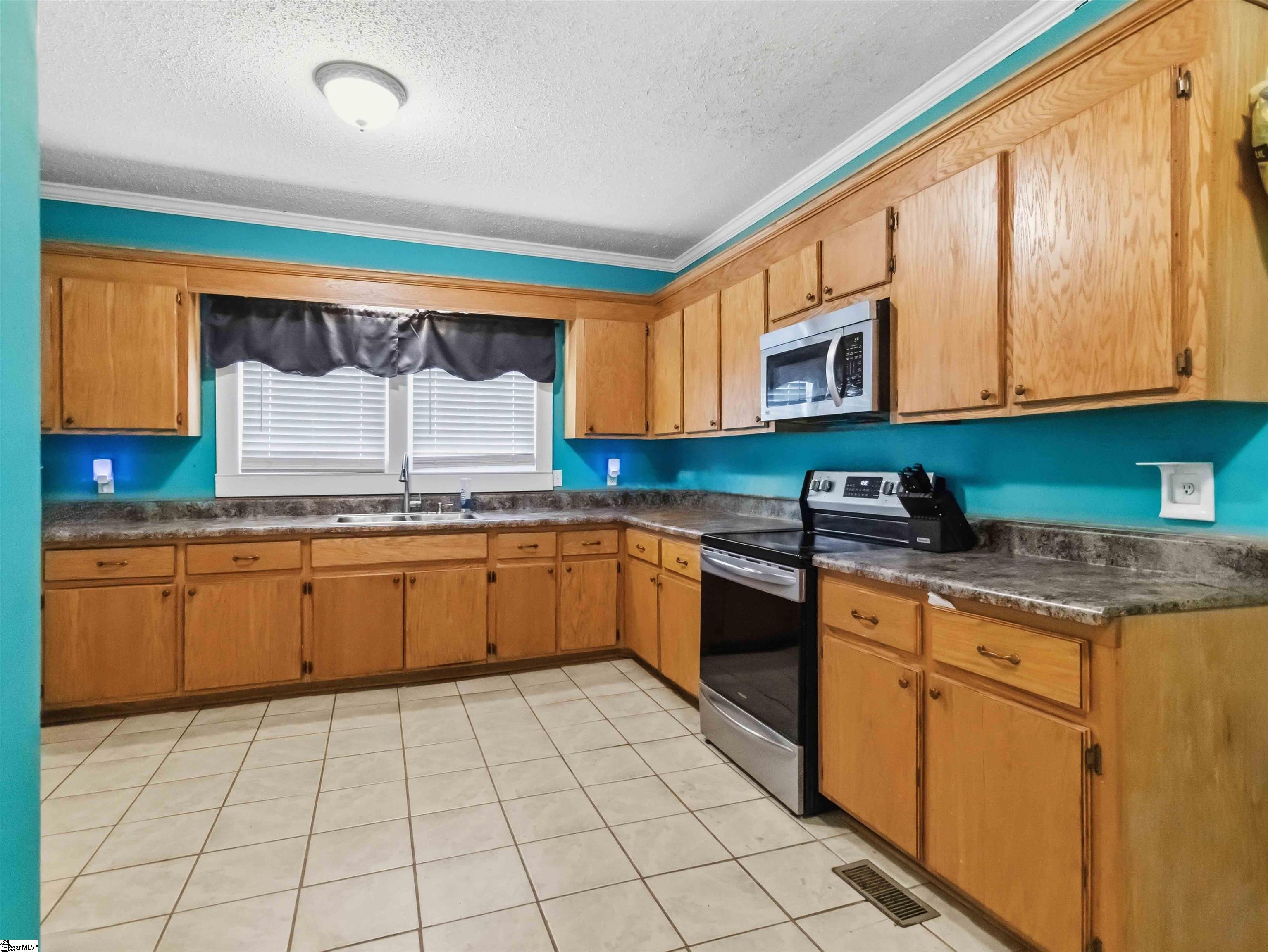 8768 Highway 92 Property Photo 18