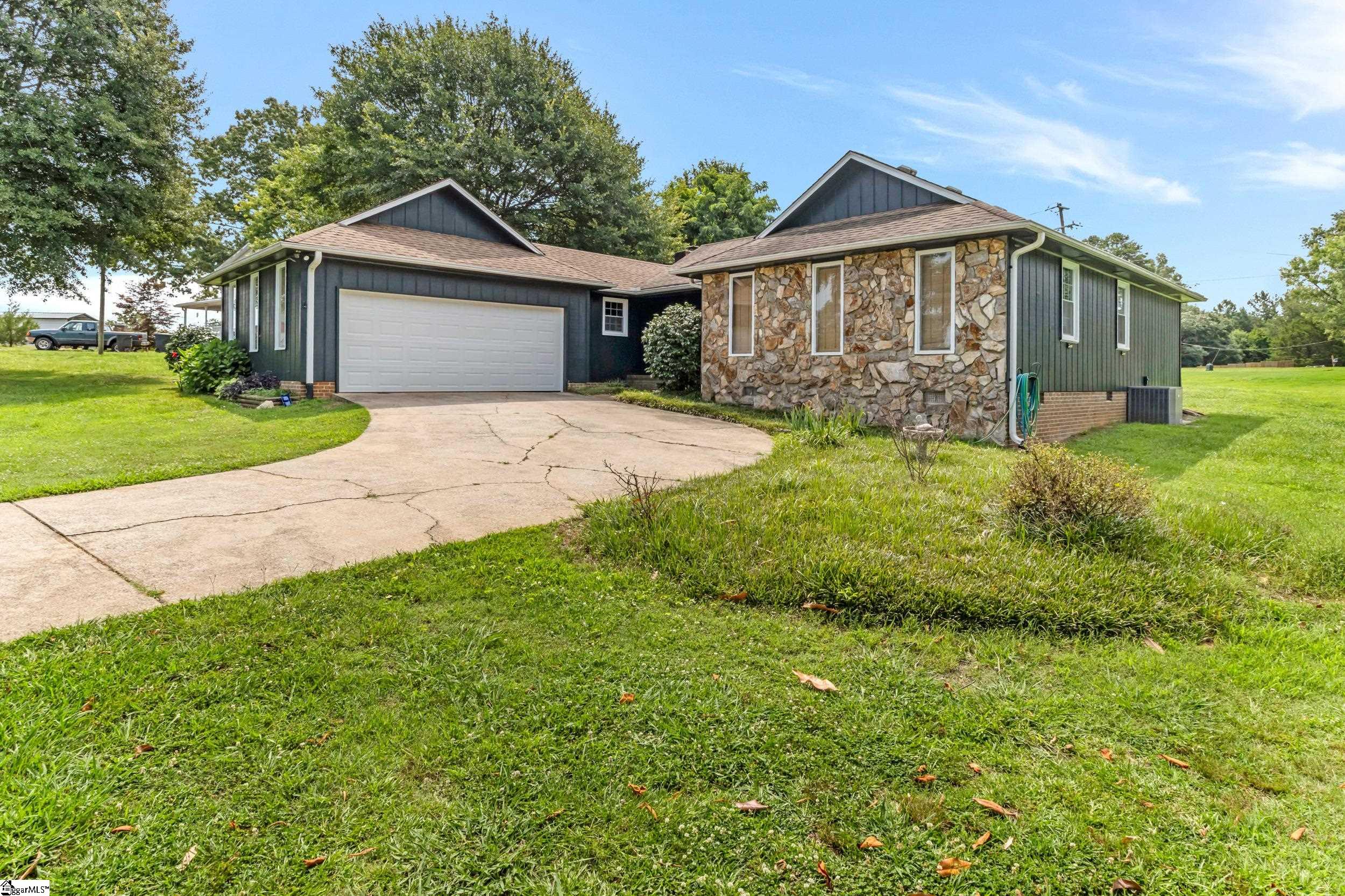 234 Country Glen Property Photo 2