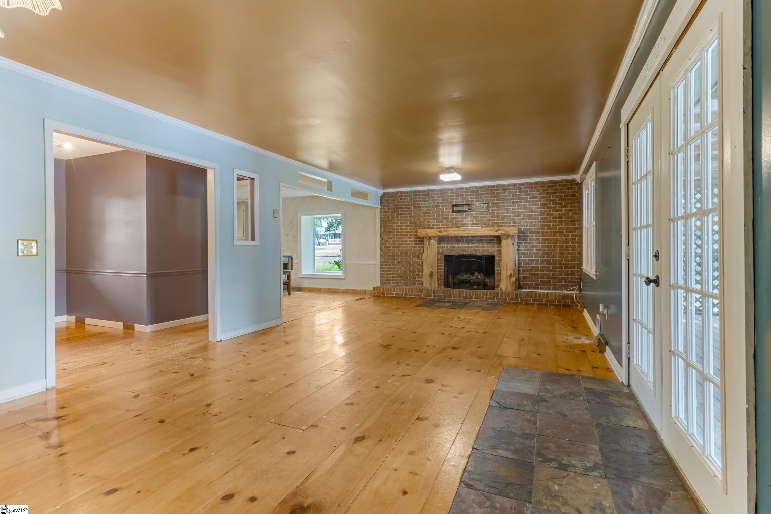 234 Country Glen Property Photo 9