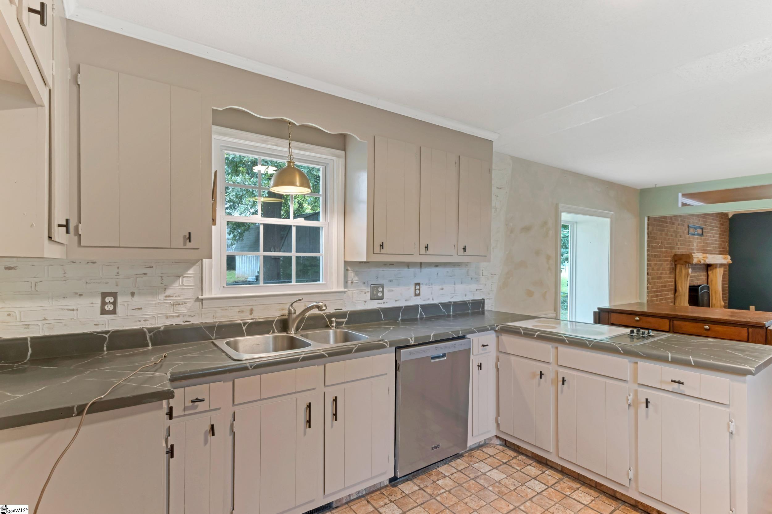 234 Country Glen Property Photo 13