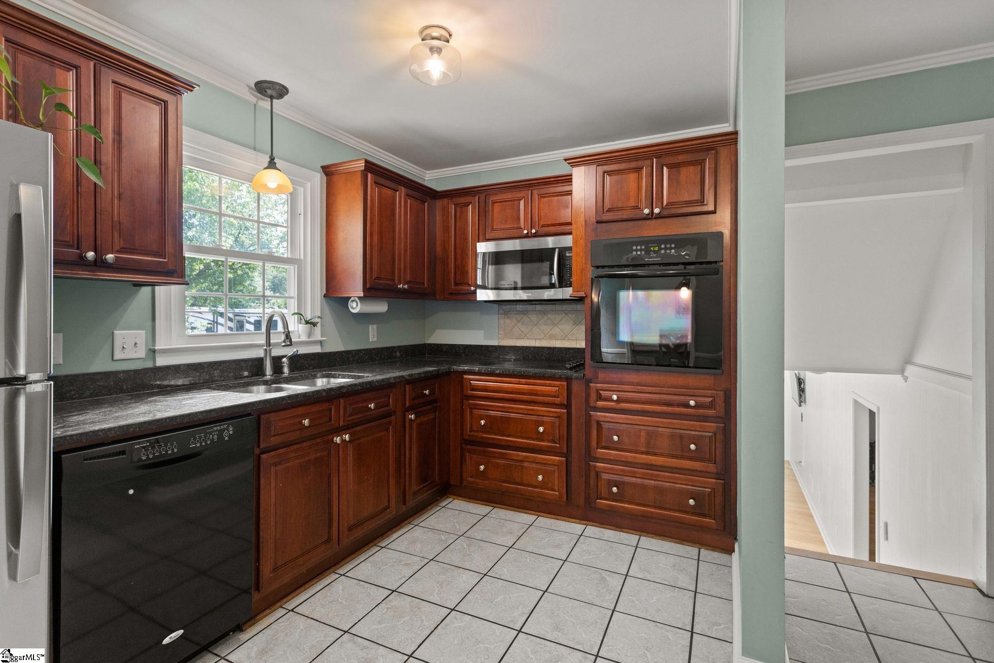 113 Abingdon Way Property Photo 8