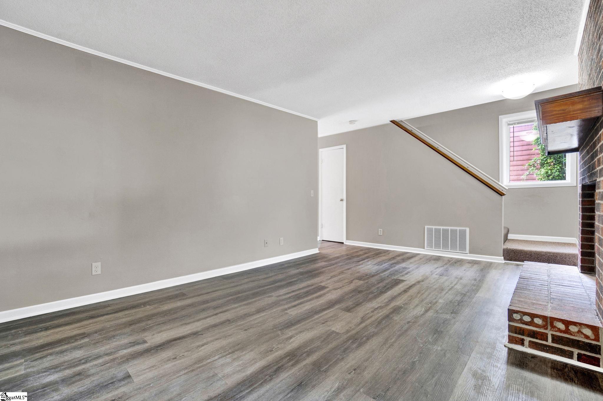 216 Charleston Avenue Property Photo 3