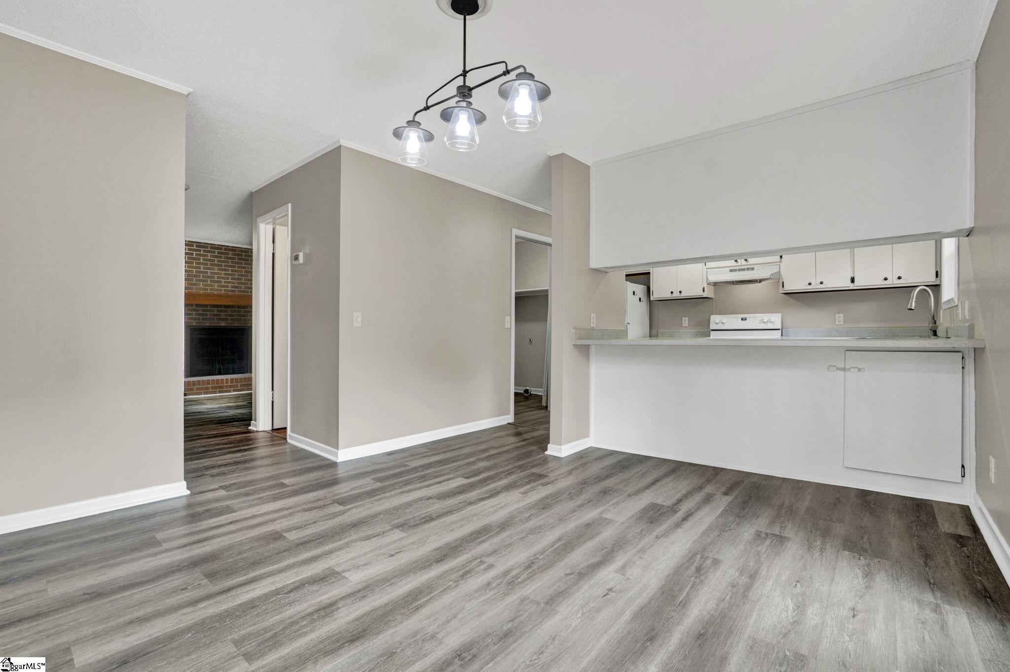 216 Charleston Avenue Property Photo 4