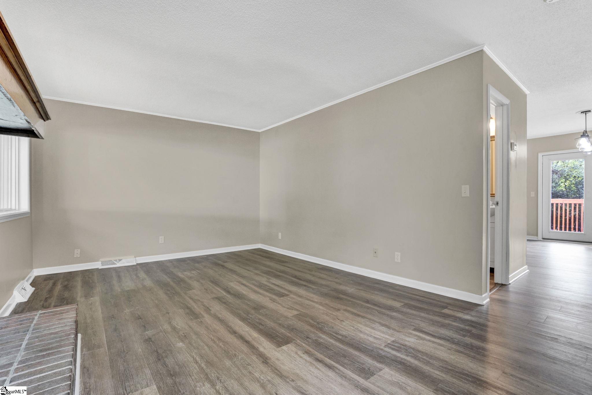 216 Charleston Avenue Property Photo 8
