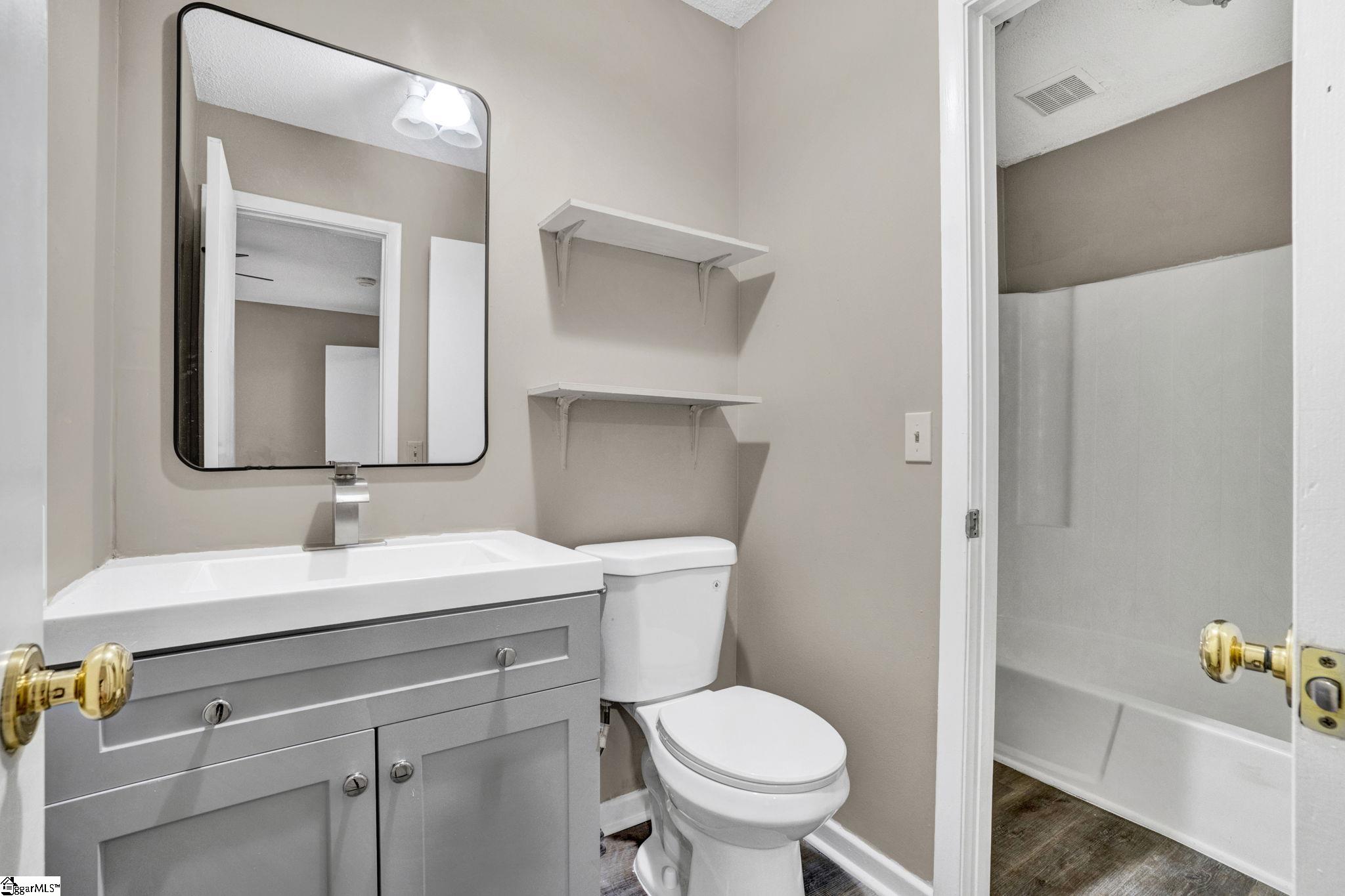216 Charleston Avenue Property Photo 12