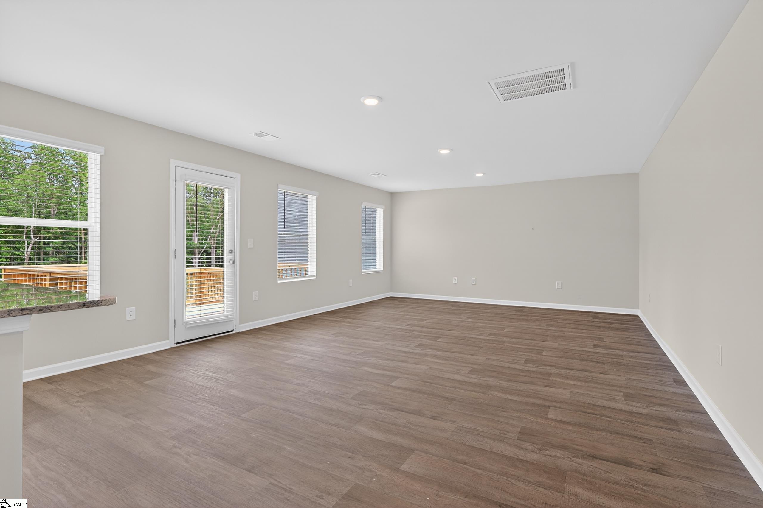 101 Spring Knoll Way Property Photo 8