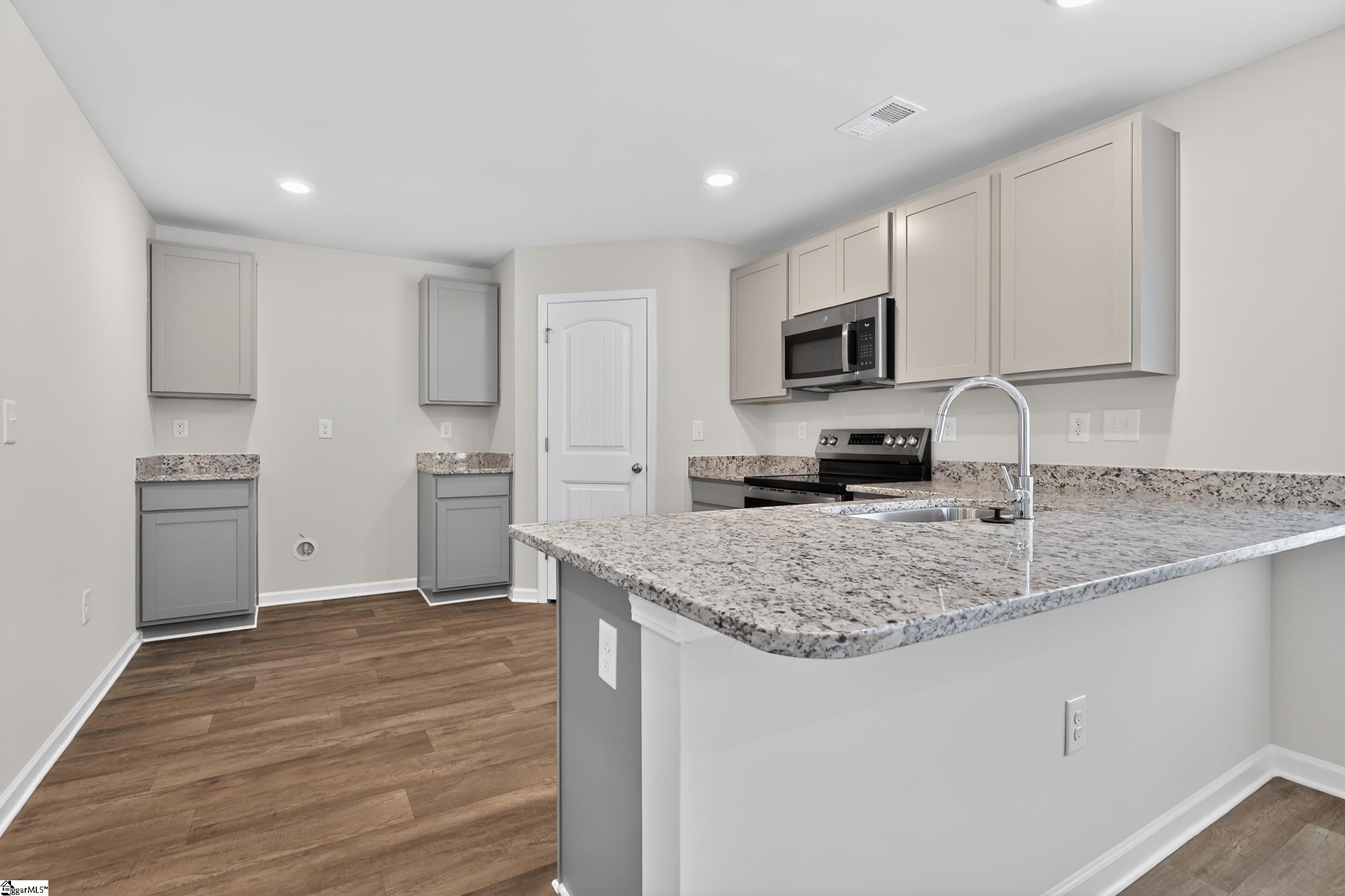 101 Spring Knoll Way Property Photo 11