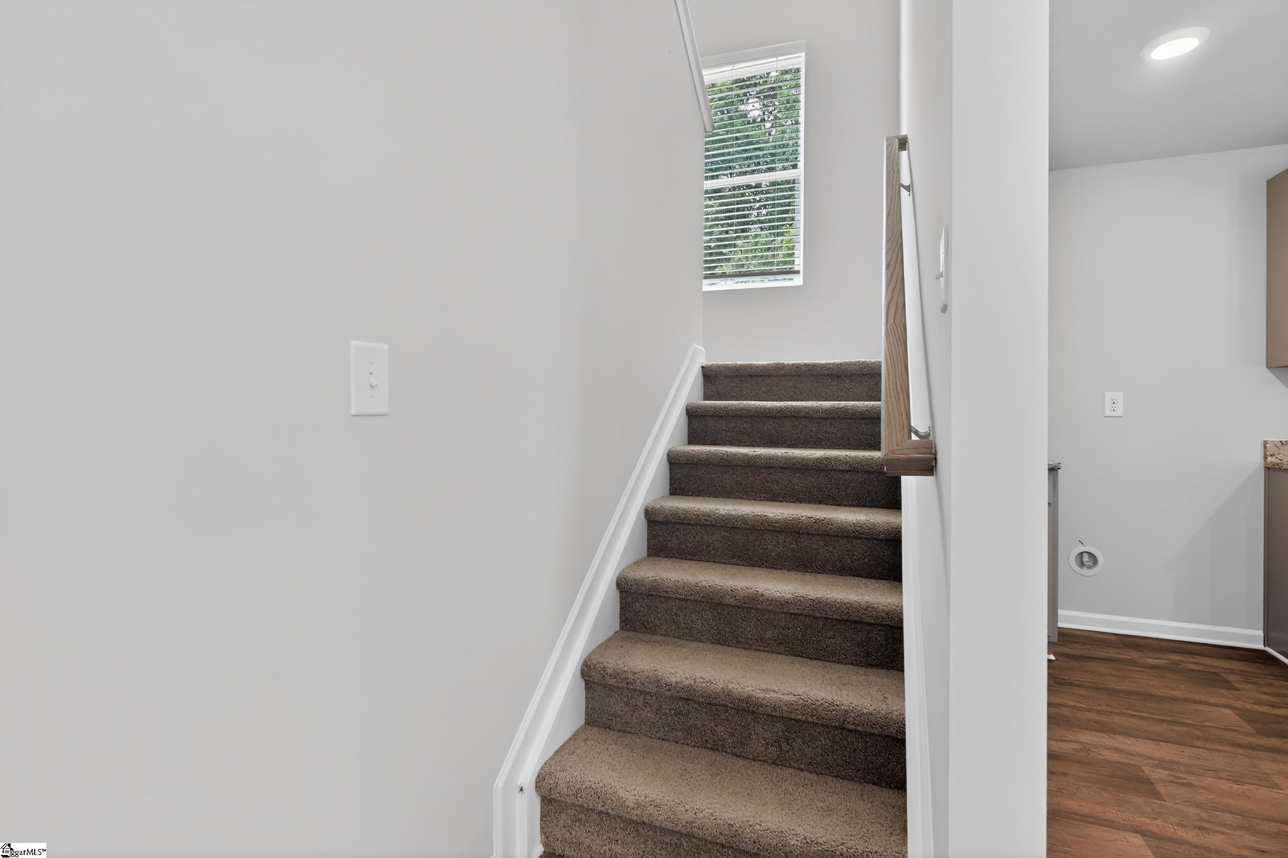 101 Spring Knoll Way Property Photo 14