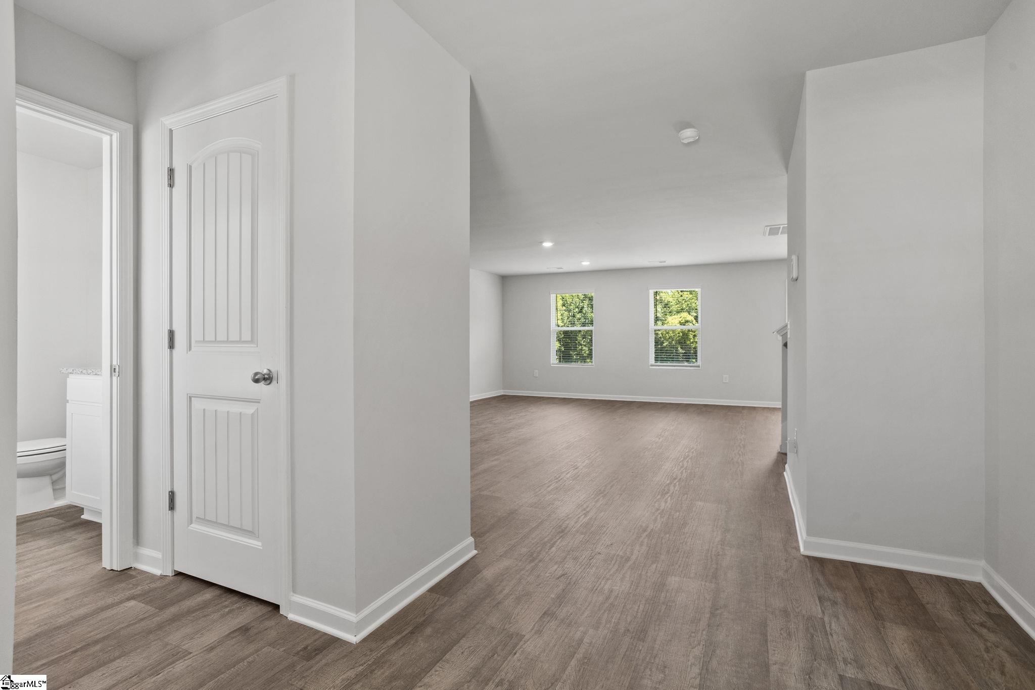 105 Spring Knoll Way Property Photo 4