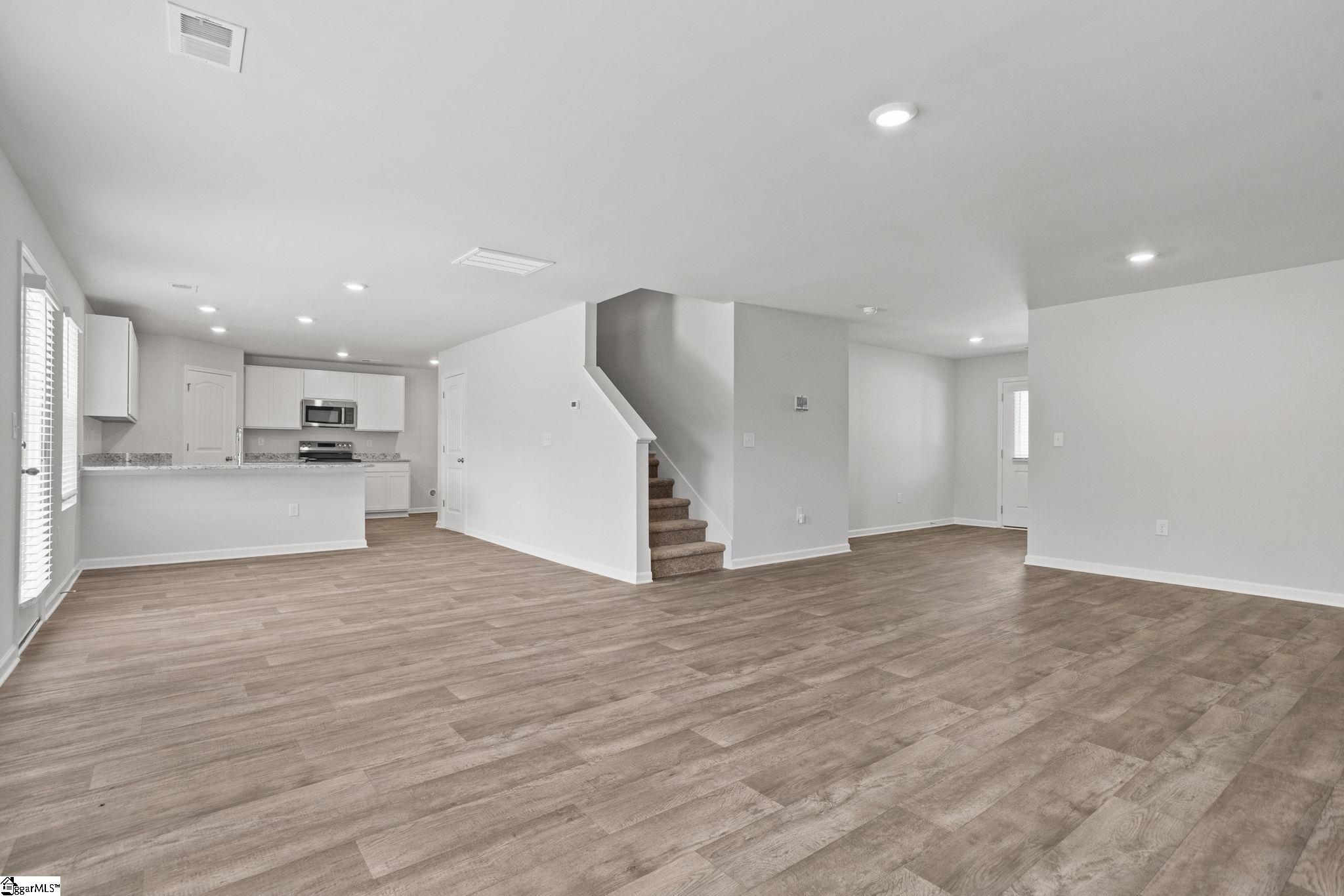 105 Spring Knoll Way Property Photo 7
