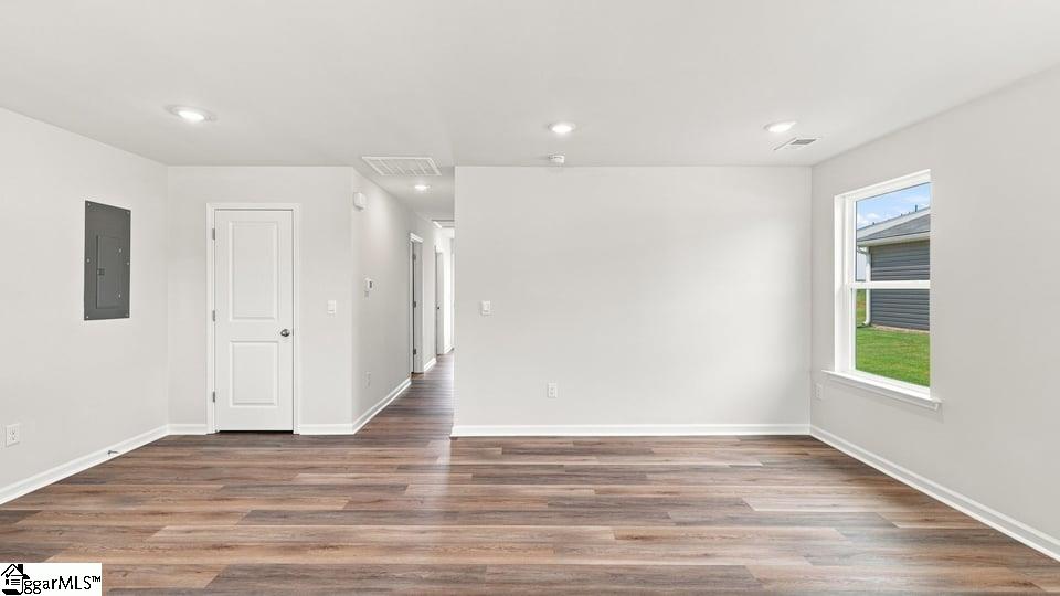 713 Longton Street Property Photo 4