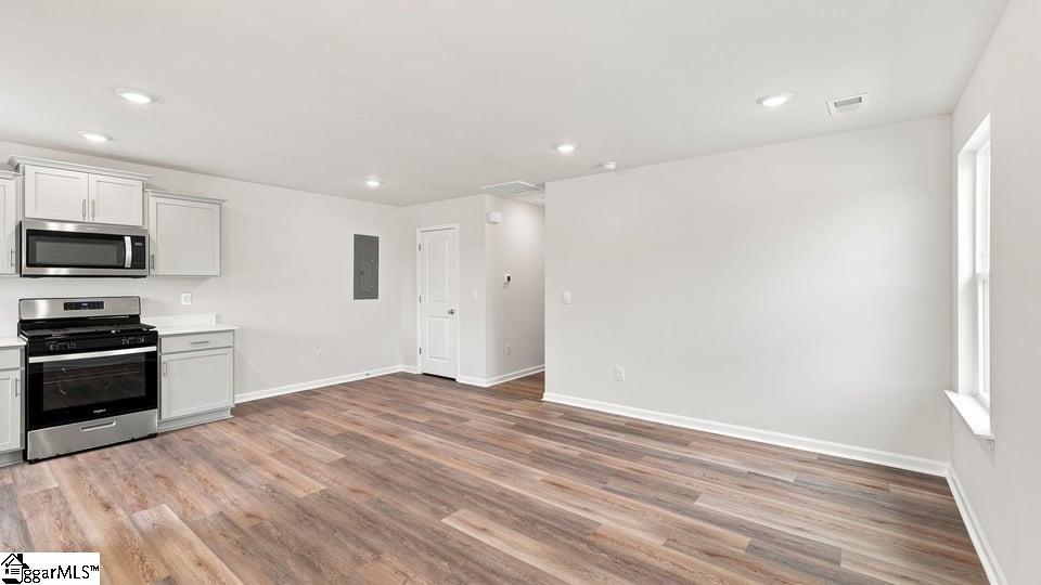 713 Longton Street Property Photo 7